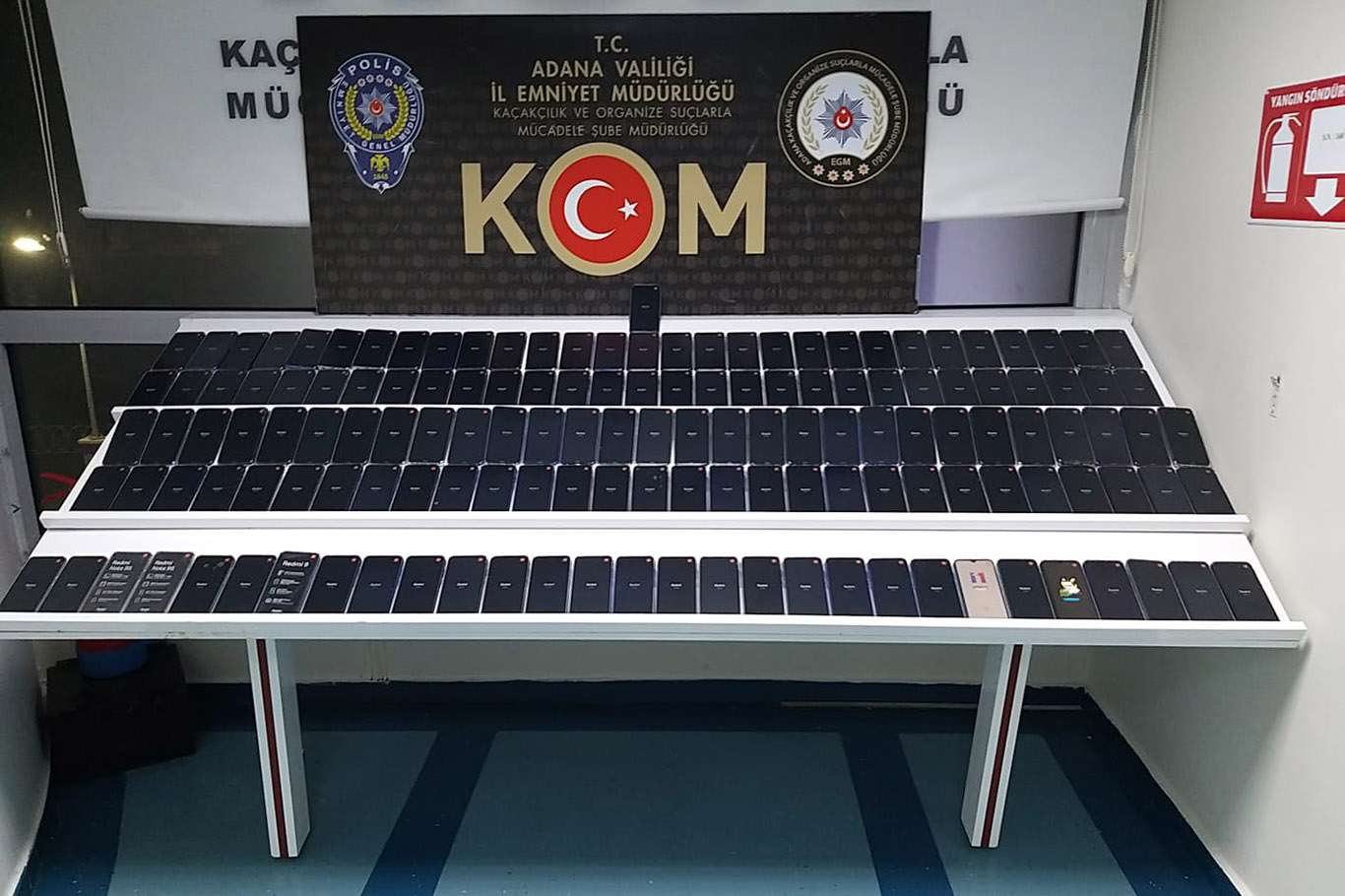 Adana'da 146 kaçak cep telefonu ele geçirildi